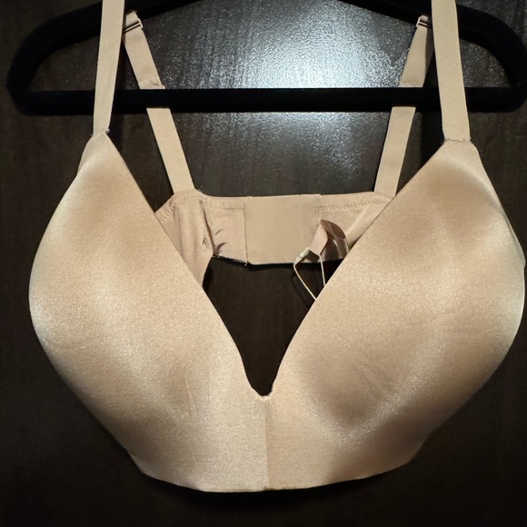 Skims Lightly Lined Bra - Picture 2 of 3